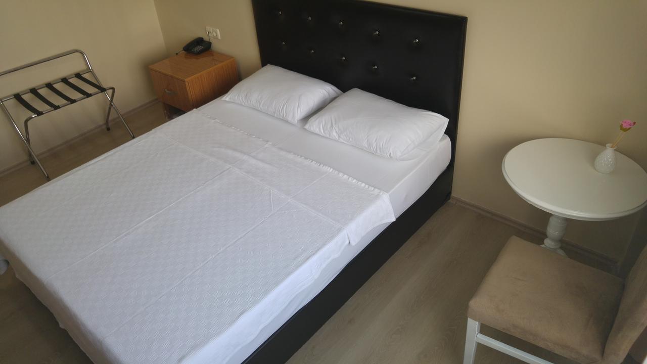 Doyuranlar Ata Hotel เอเจลบัท ภายนอก รูปภาพ